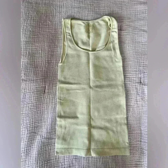 Scoop Stretch Ribbed Shaping Tank Top | Size XS/S | Yellow Color - Picture 3 of 5